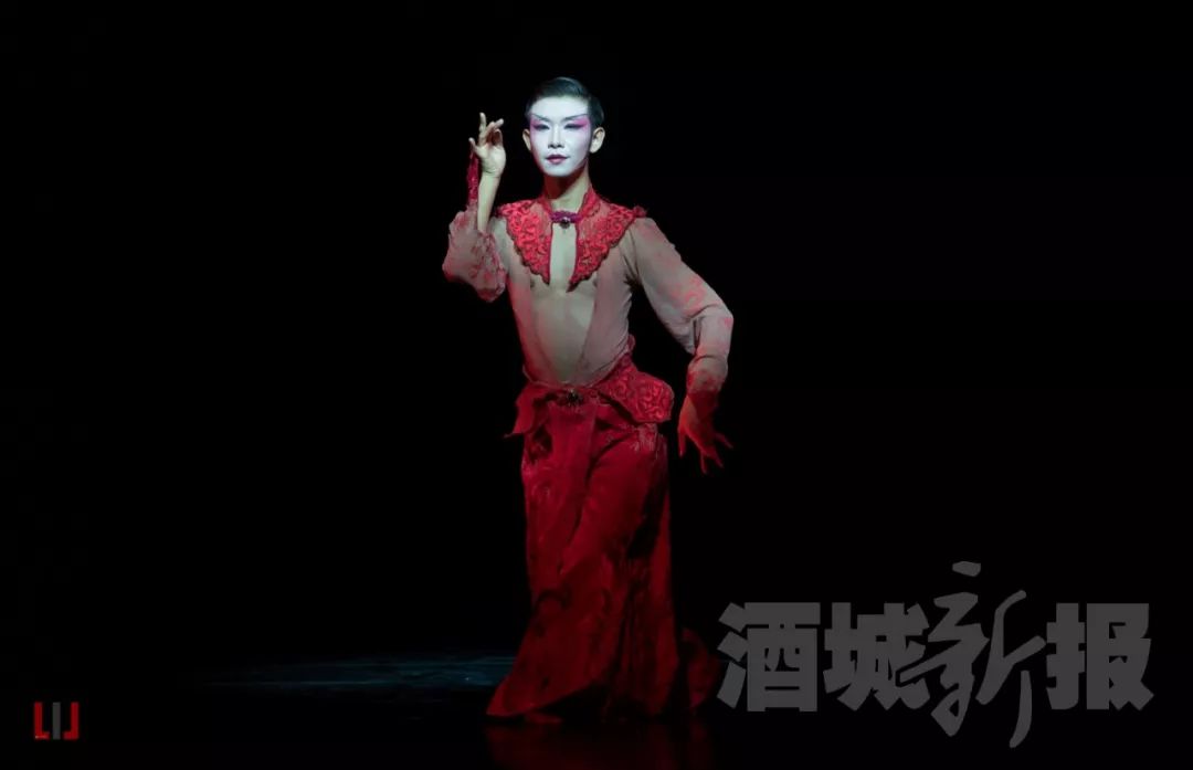 跳哭何炅的无骨鸡柳男孩是咱泸州男儿▎必须点赞