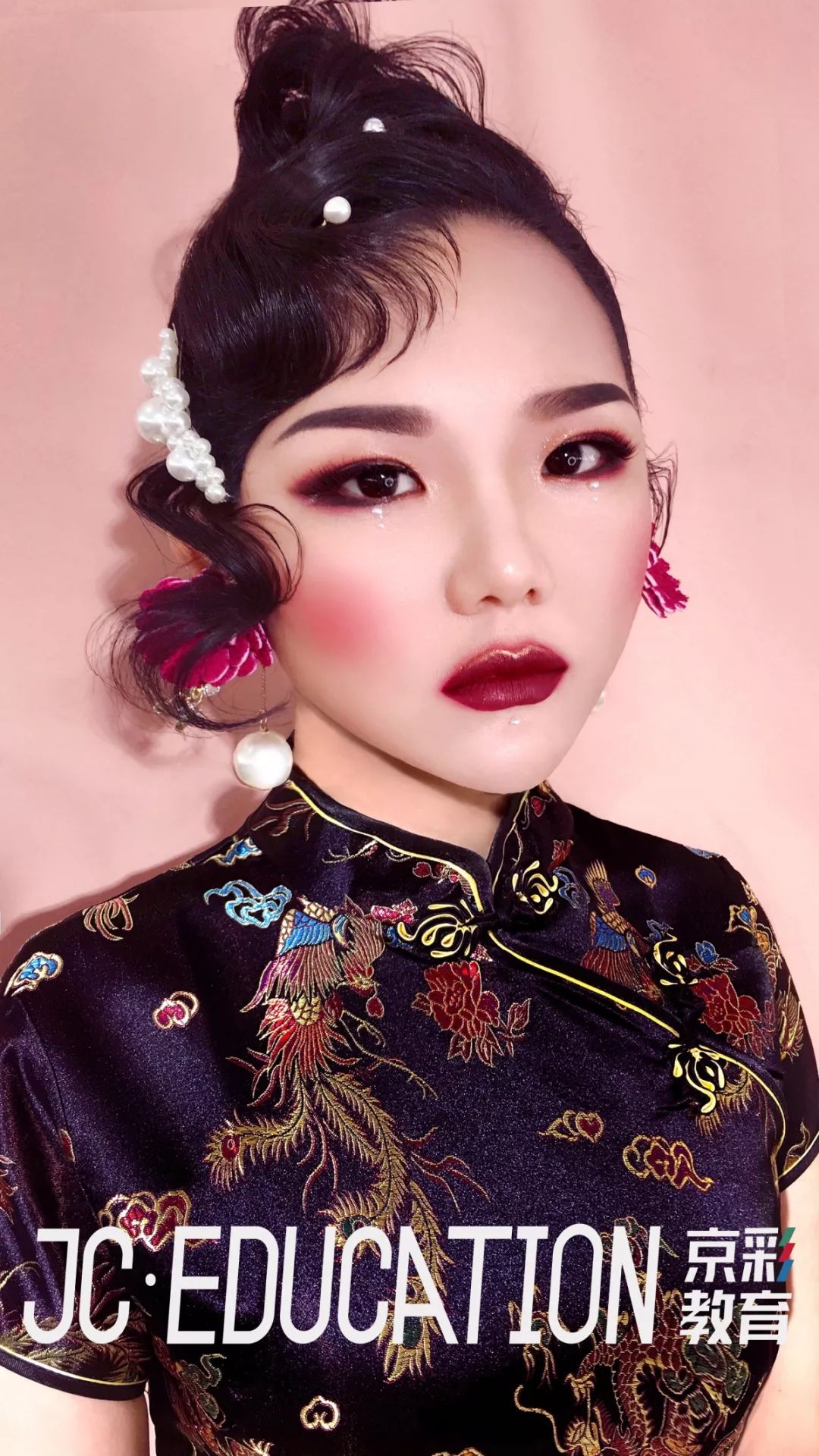 晚宴妆容及服装搭配,晚宴妆容配粉裙子