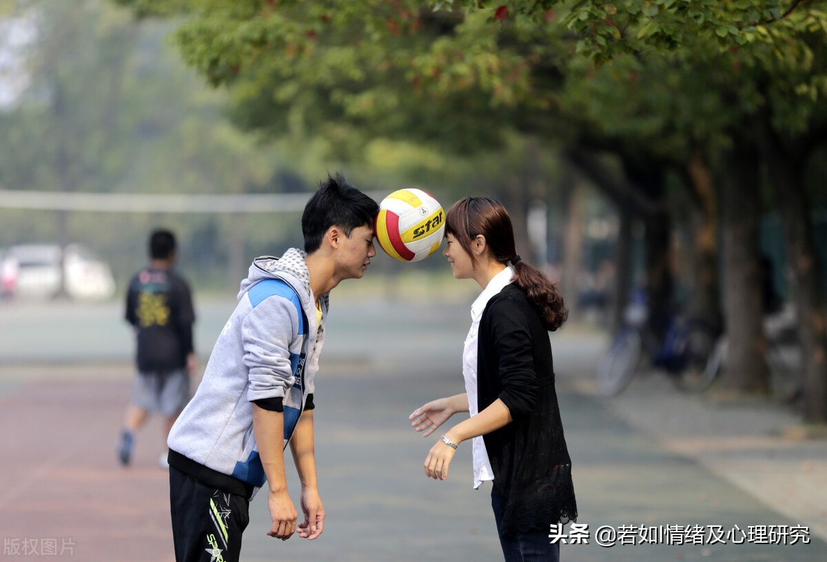 思念到极致对方会有心灵感应吗,天天思念一个人对方有心灵感应