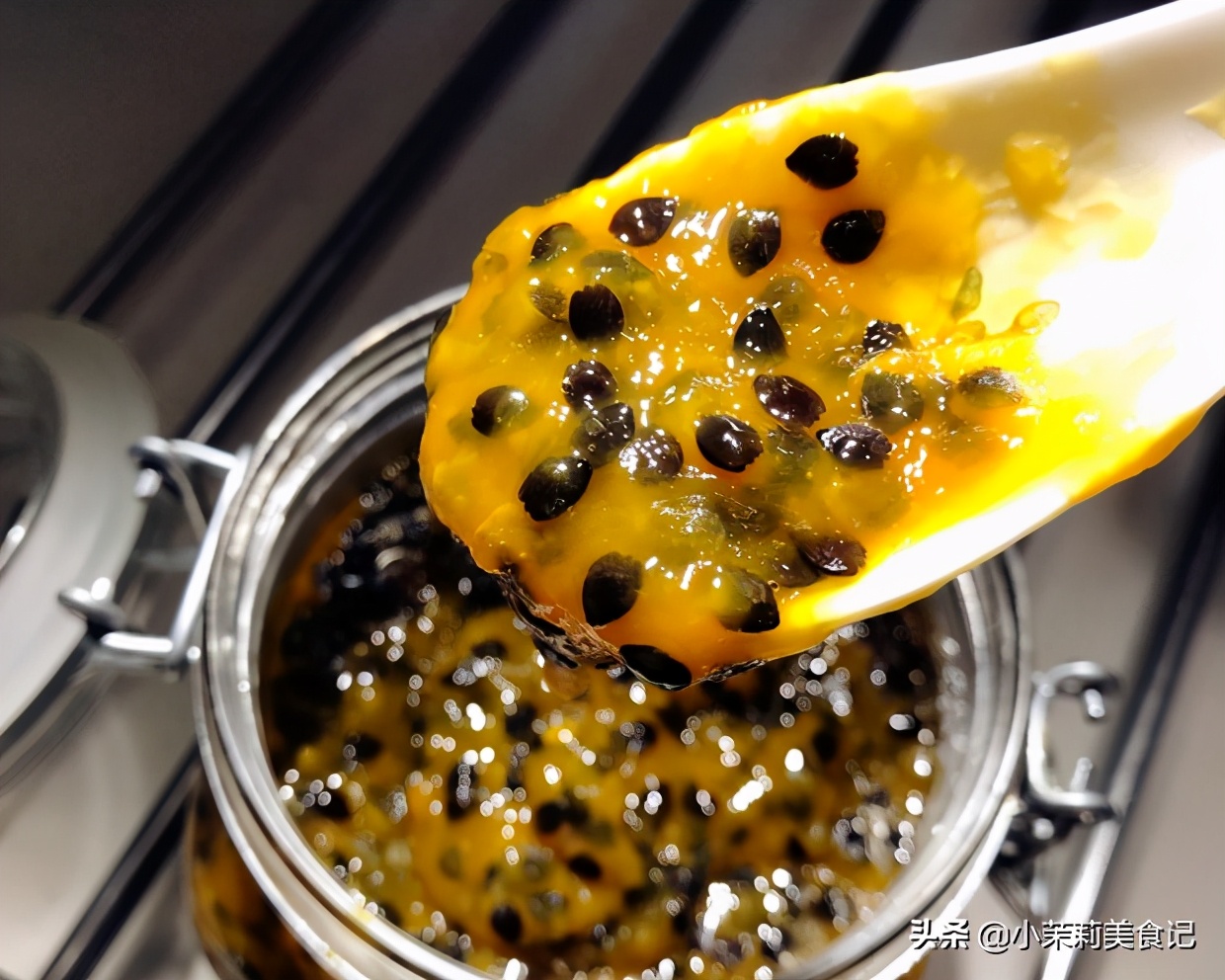 百香果保存小技巧cctv5,百香果和蜂蜜放一起能保存多久