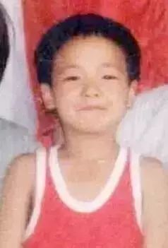 本溪人小时候穿过的爆款，太时髦了！你穿过几件？