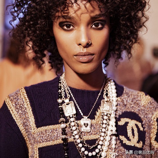 chanel首饰设计,chanel新款金色