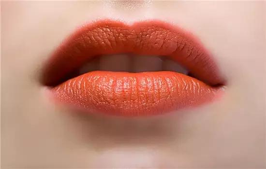唇纹深适合什么口红淡化唇纹,唇纹怎么消除视频教程