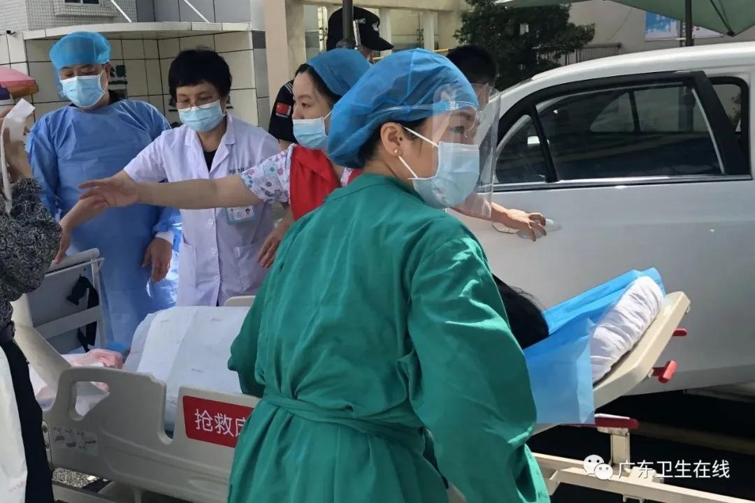 女子网约车产子,网约车女乘客产子