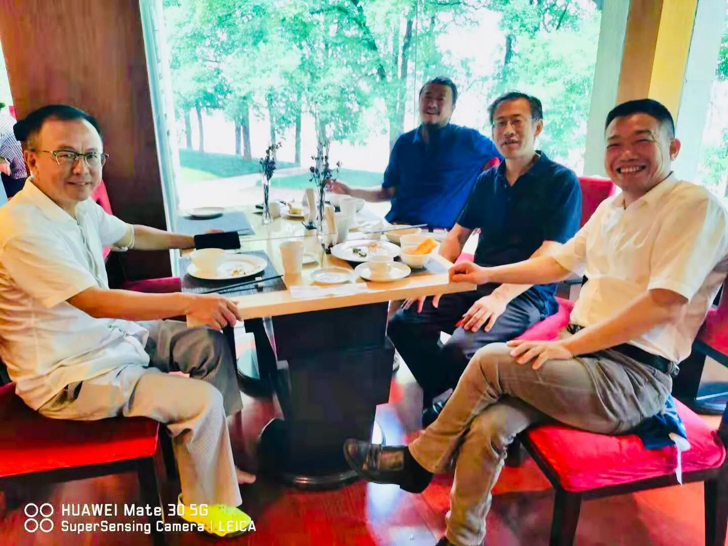 余载武：一场同学聚会后主动敲掉在央企的“铁饭碗”