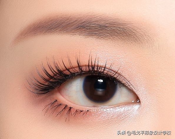 下睫毛多怎么画眼妆放大双眼,肿眼泡怎样放大双眼画眼妆