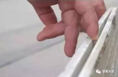 卫生间瓷砖铺不平怎么补救,瓷砖铺贴好了不平怎么返工