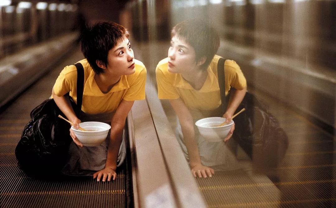 她是那个最会拍女人电影的王家卫的最新的王氏女郎