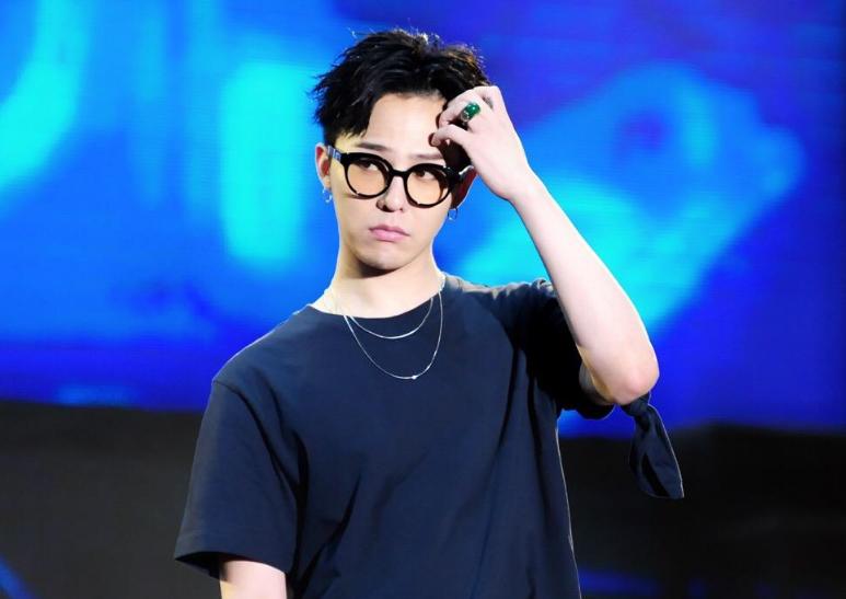 权志龙近期回归路人视频,巨星回归权志龙