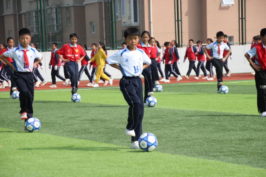 建*党**百年喜迎国庆——西安经开第二小学队列队形广播*比操**赛