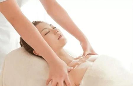 一个月母乳少怎么追奶最快最有效,母乳少吃不饱该怎么办