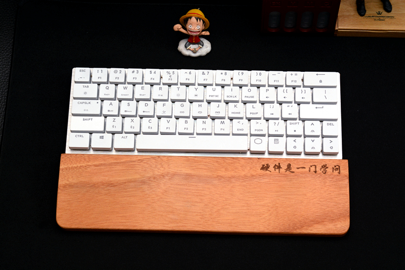 有一种键盘叫仅此一款,酷冷至尊SK621键盘,60%配列、Cherry矮轴