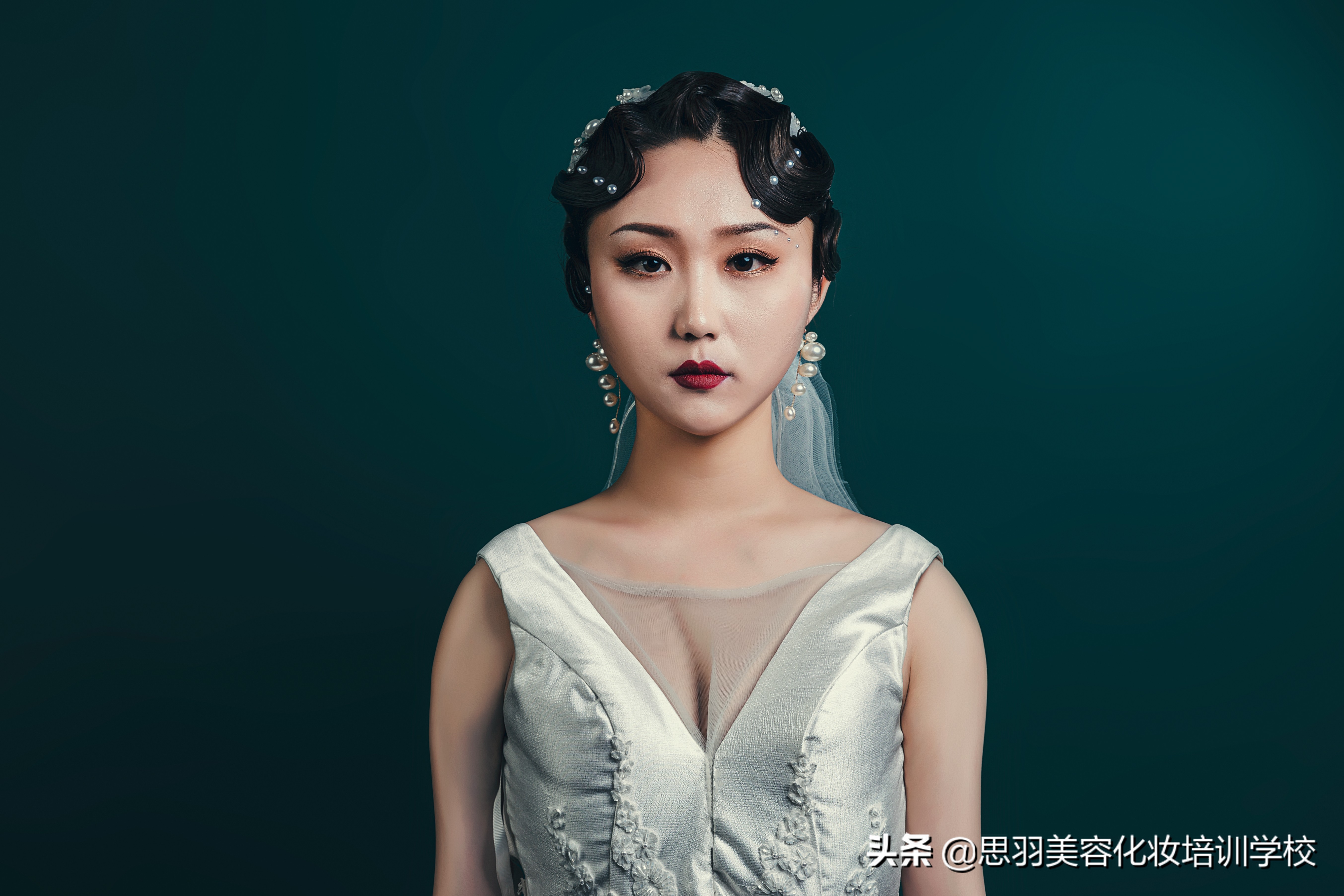 美妆盛行，韵味十足的复古造型作品赏析