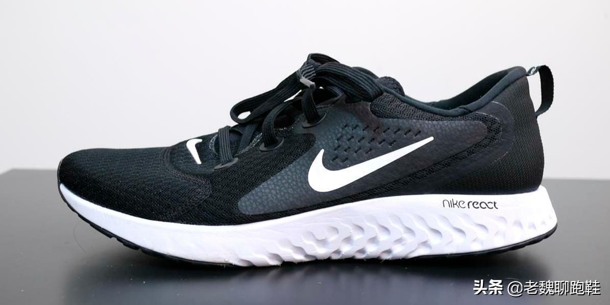 跑鞋是亚瑟士好还是耐克好,亚瑟士跟耐克哪个跑鞋好