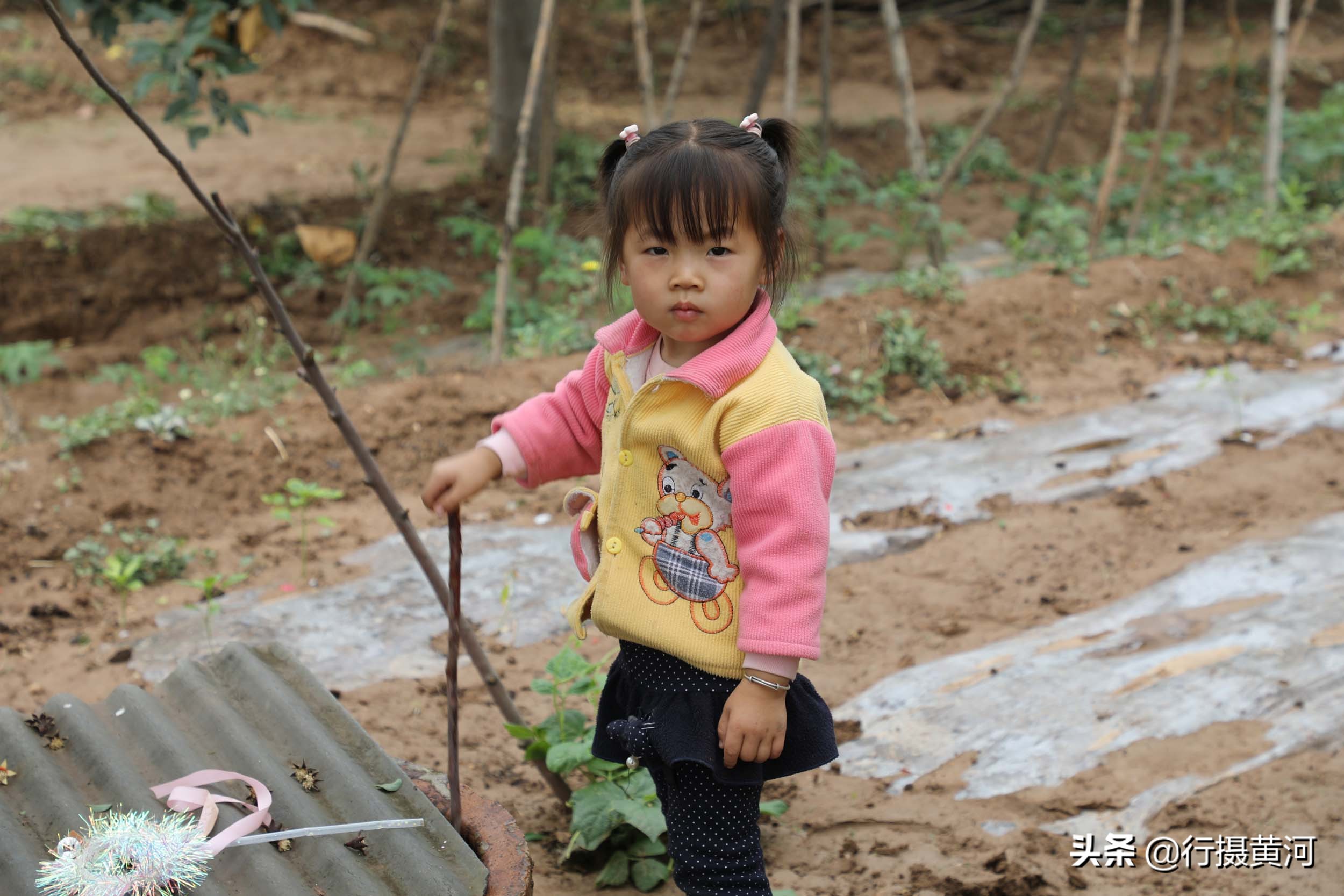 儿子娶个广东媳妇，生个女孩送回山西，看农村奶奶把孙女养成啥样