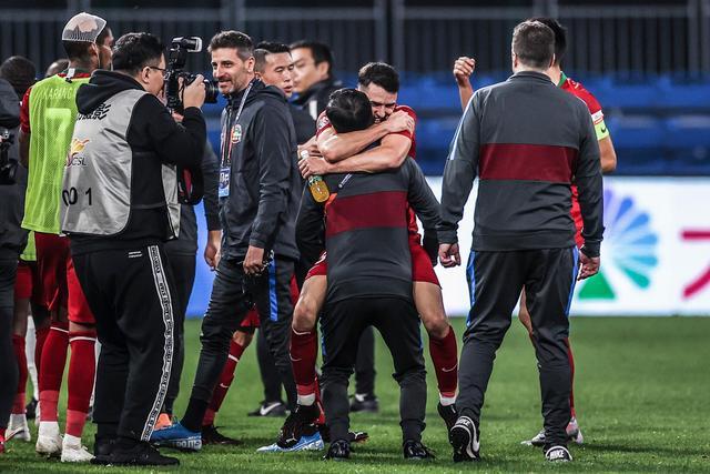 国足土帅李铁武汉卓尔,国足李铁加盟武汉卓尔