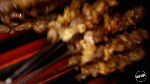 藏在巷子里的特色烧烤,老街里烧烤青岛