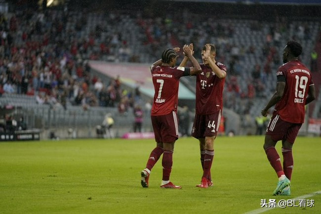 卢卡库c罗逆转上半场,BL看球