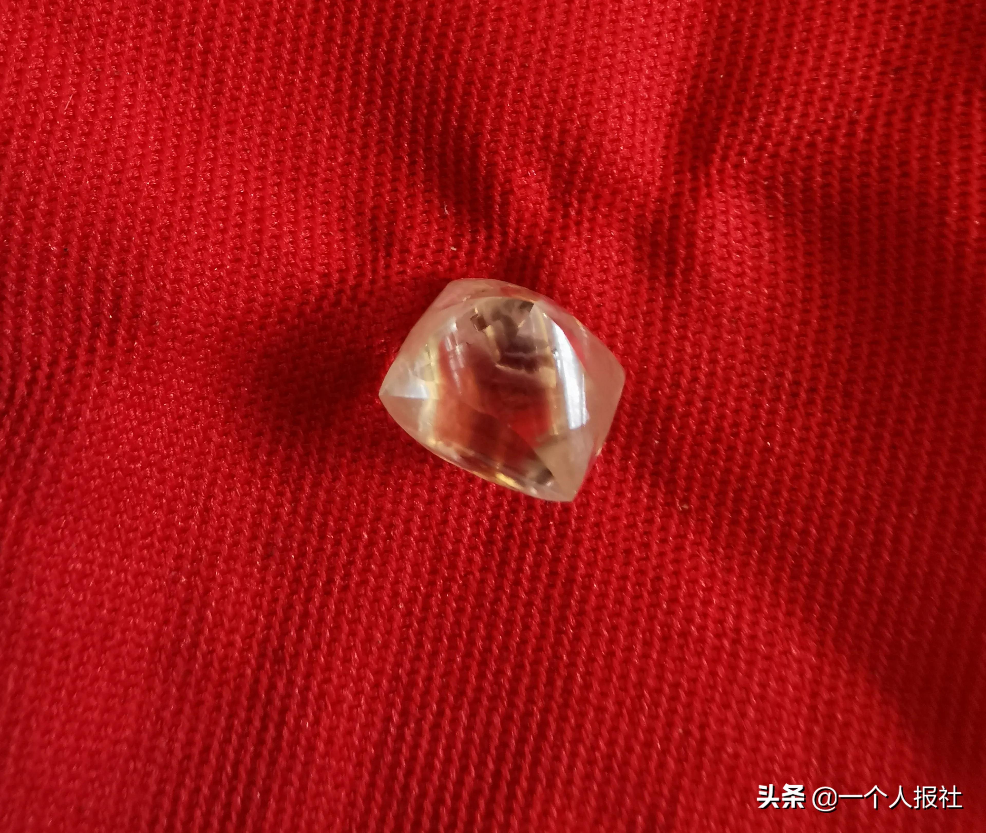 閽荤煶涔嬬編鍦ㄤ簬姘告亽,閽荤煶鍘熺煶琛ㄩ潰鐗瑰緛