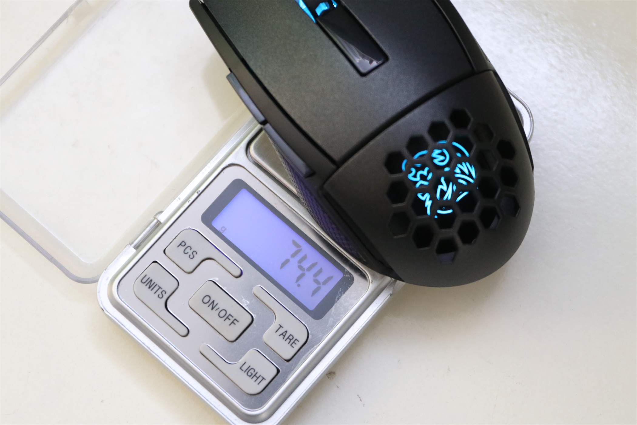 轻量化鼠标性价比推荐,200到300无线轻量化鼠标