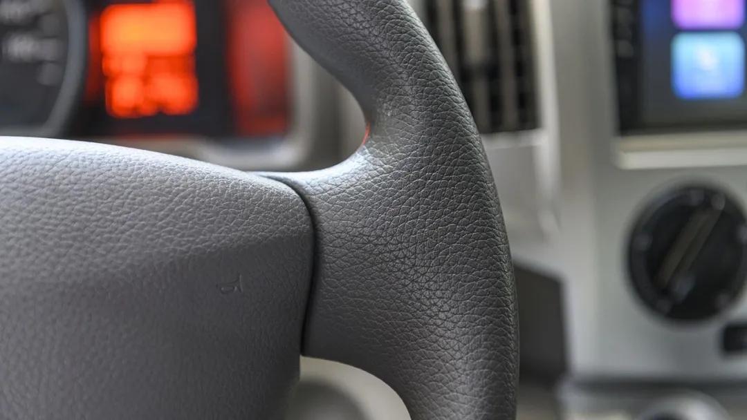 16款日产nv200二手价格成都,中山二手日产nv200七座商务车报价