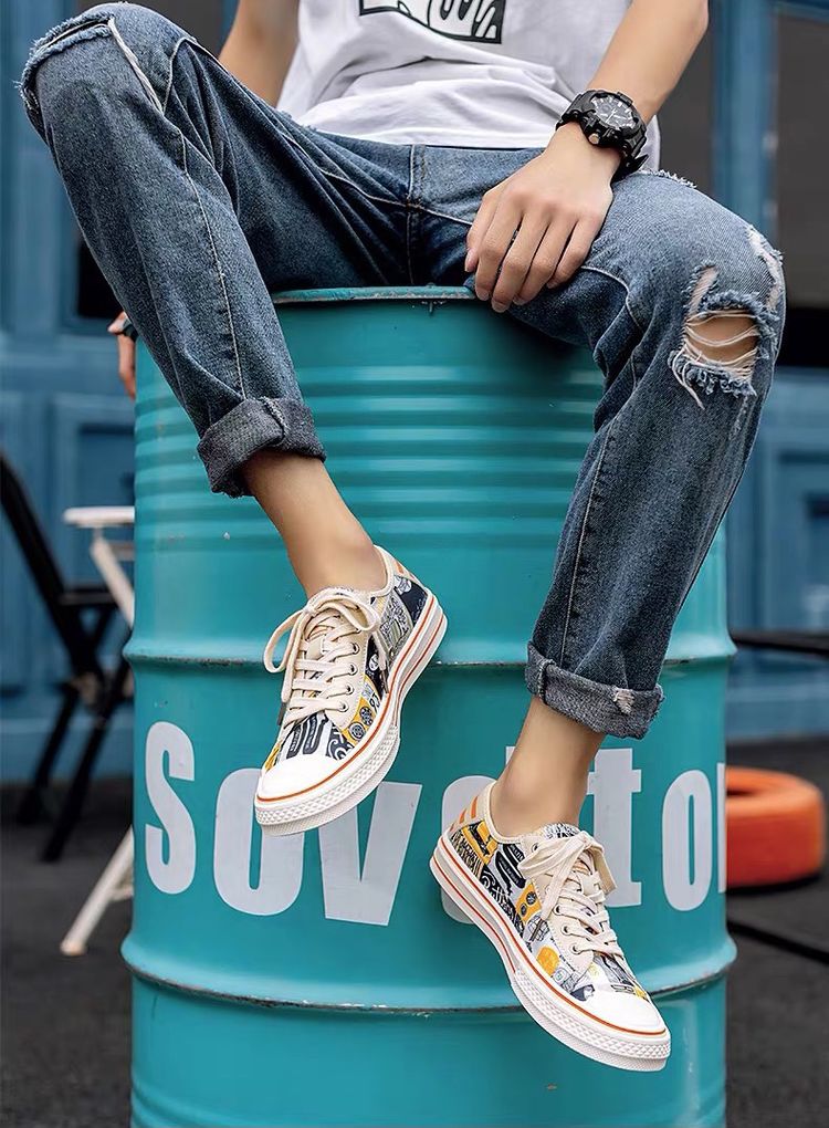 男生的鞋柜里全是女鞋,男生鞋柜里的各种鞋子