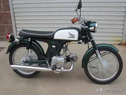 这些常人眼里的破铜烂铁,却是摩迷心中难得一遇的宝贝!