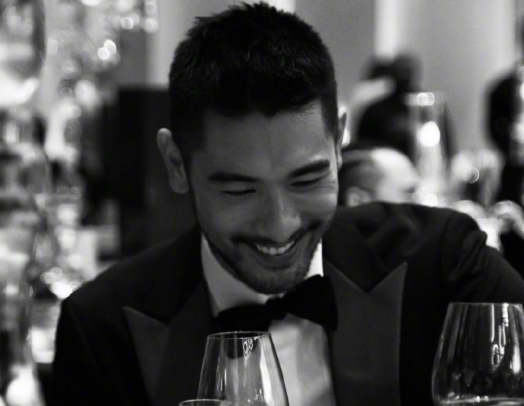 高以翔倒下视频全过程,高以翔倒下的瞬间