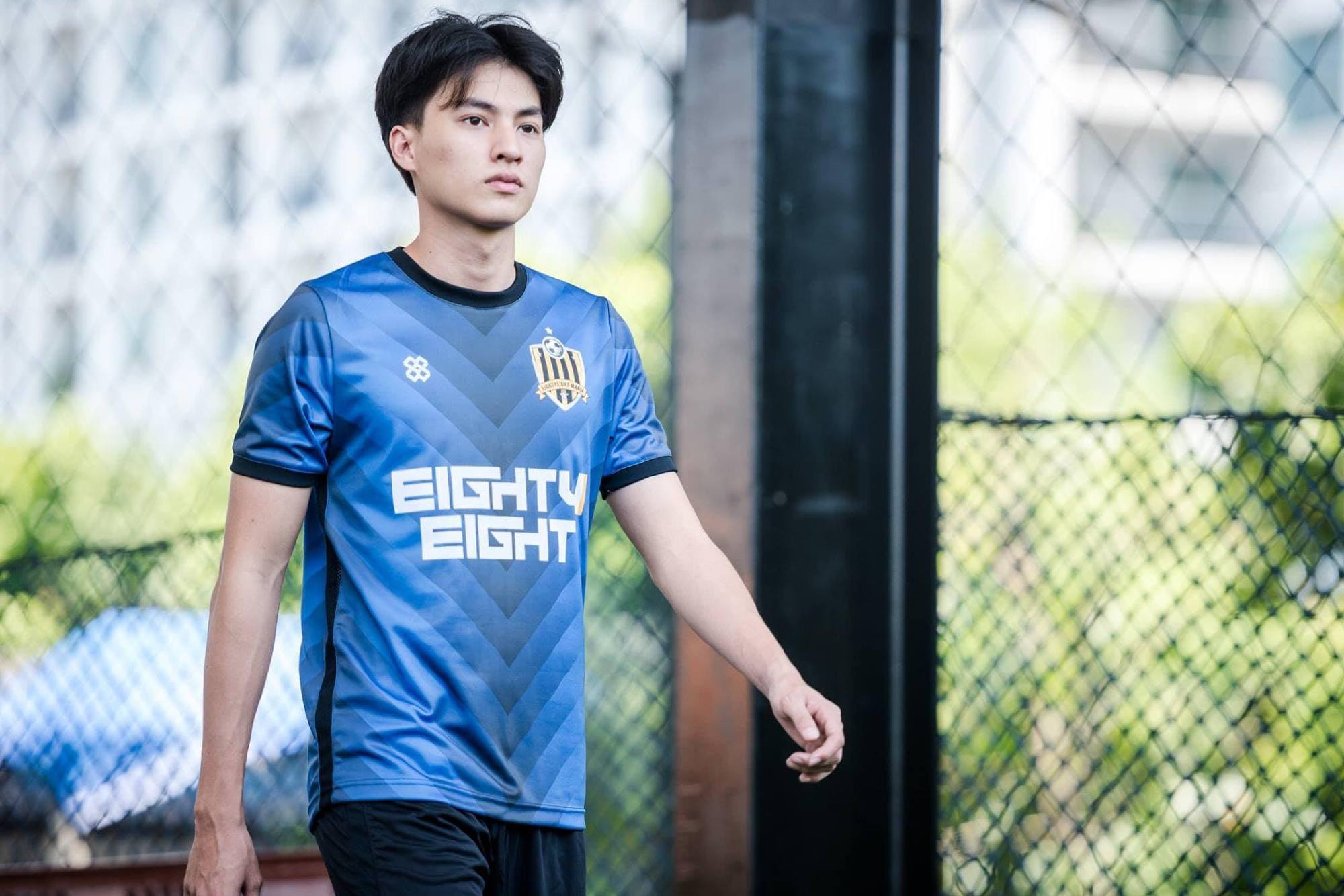 足球少年糕卡娜：热爱足球的他快乐无比