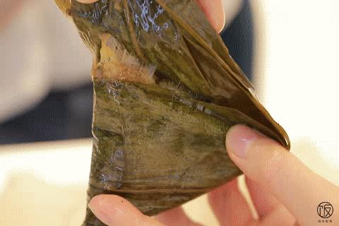 听说米旗最近研发出了黑科技绿豆糕,你想尝尝吗?