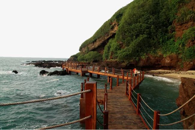 景色不输东南亚,美食百元吃到撑,这座滨海小城冬季正好最迷人