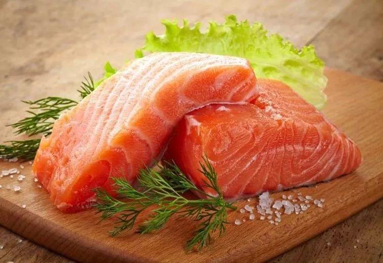 皮肤干痒吃什么维生素,皮肤又干又痒还起皮怎么回事