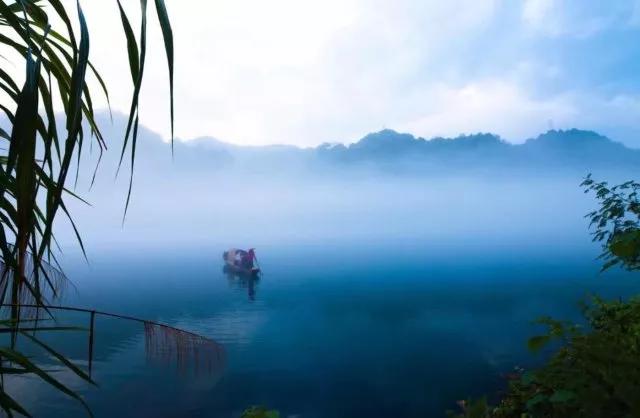 苏轼一生写了多少首诗词散文,苏轼共有多少首诗和多少首词