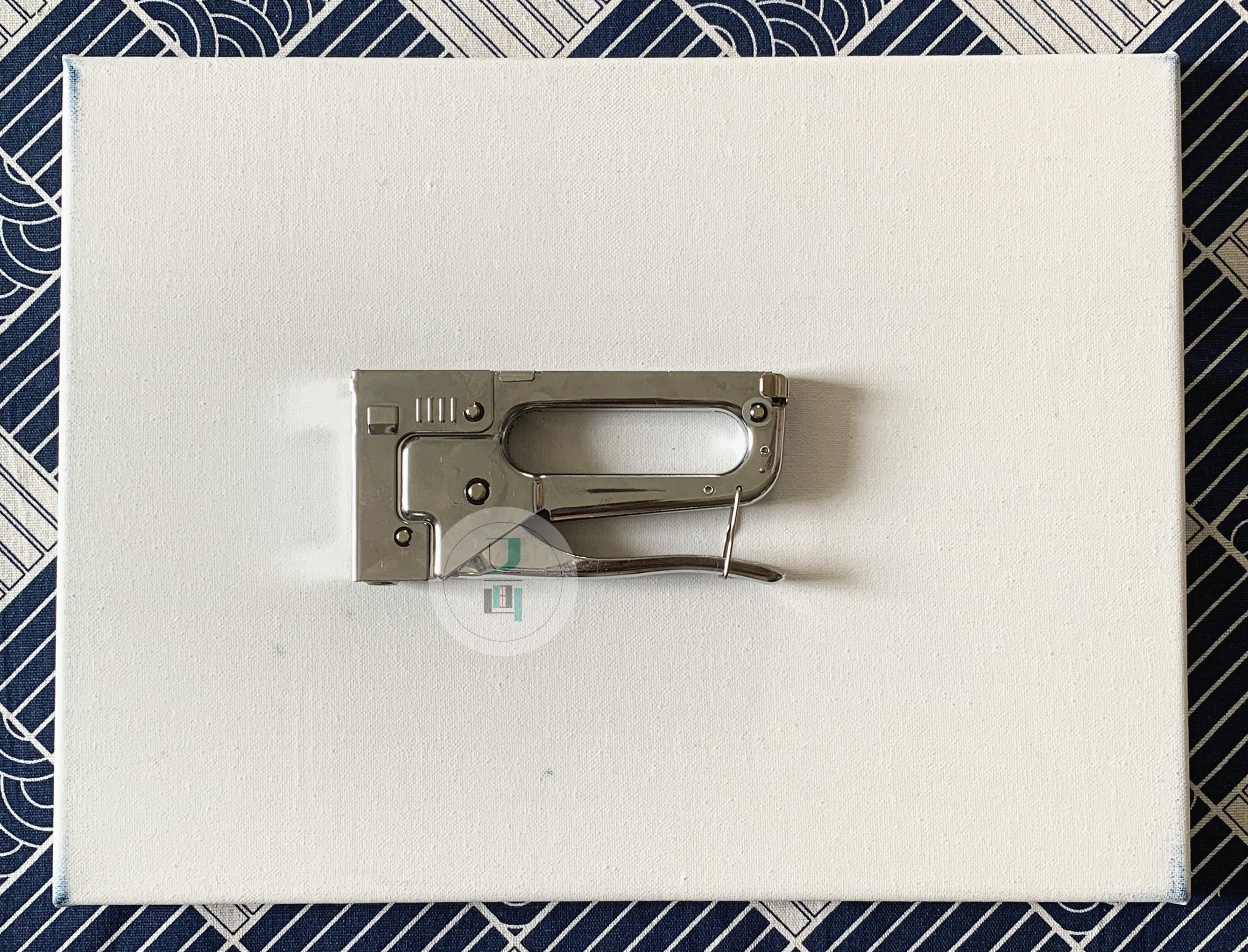 油画绷布过程,油画绷布折角技巧