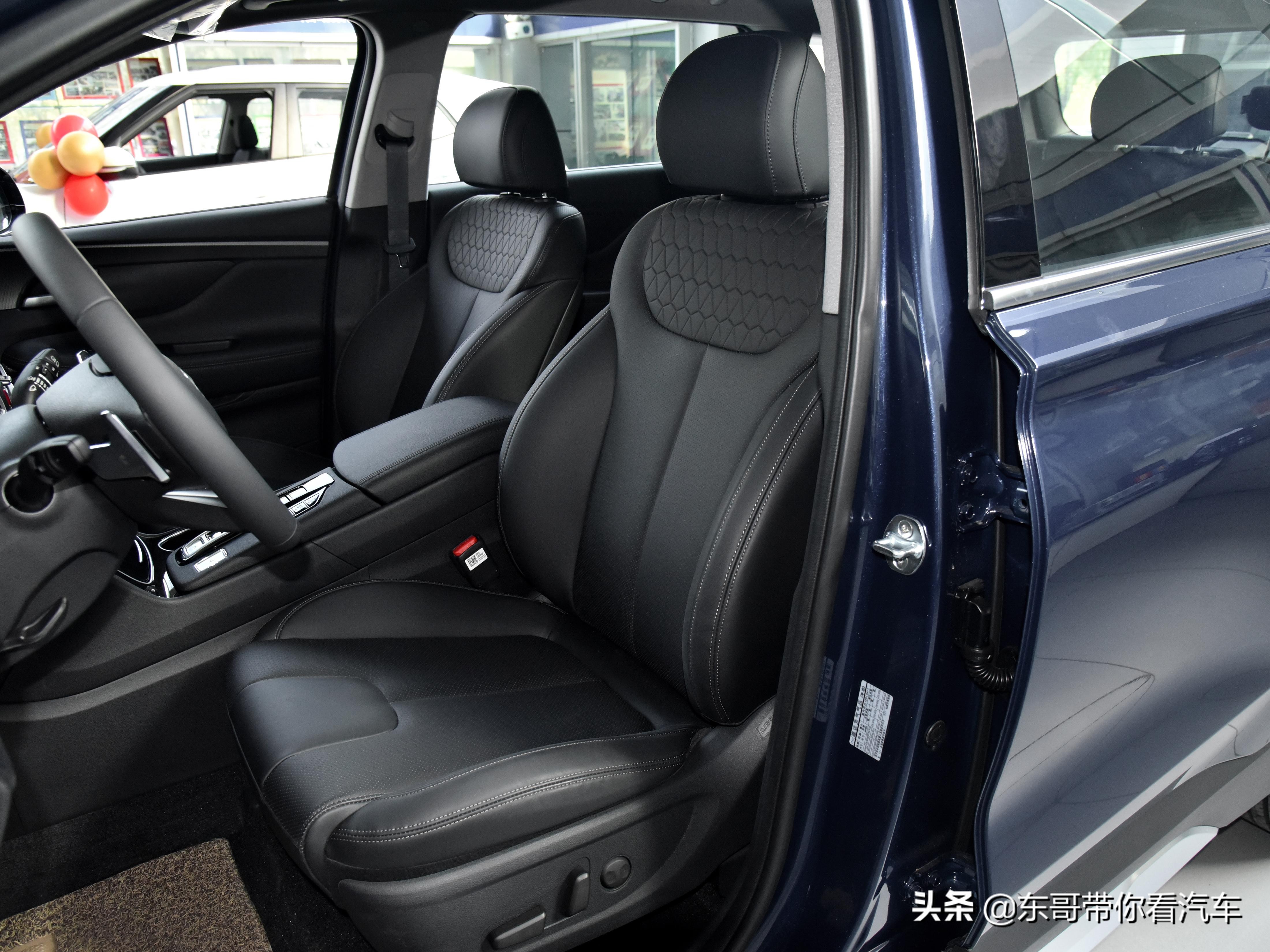 值得买的韩系suv全新胜达,新款现代胜达实车很有霸气感