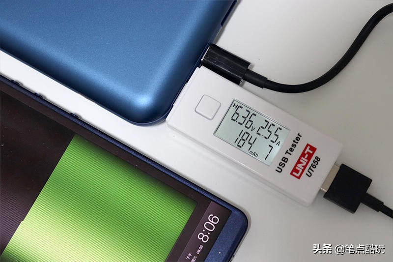 65w快充移动电源充电评测,65w快充2c与普通的区别