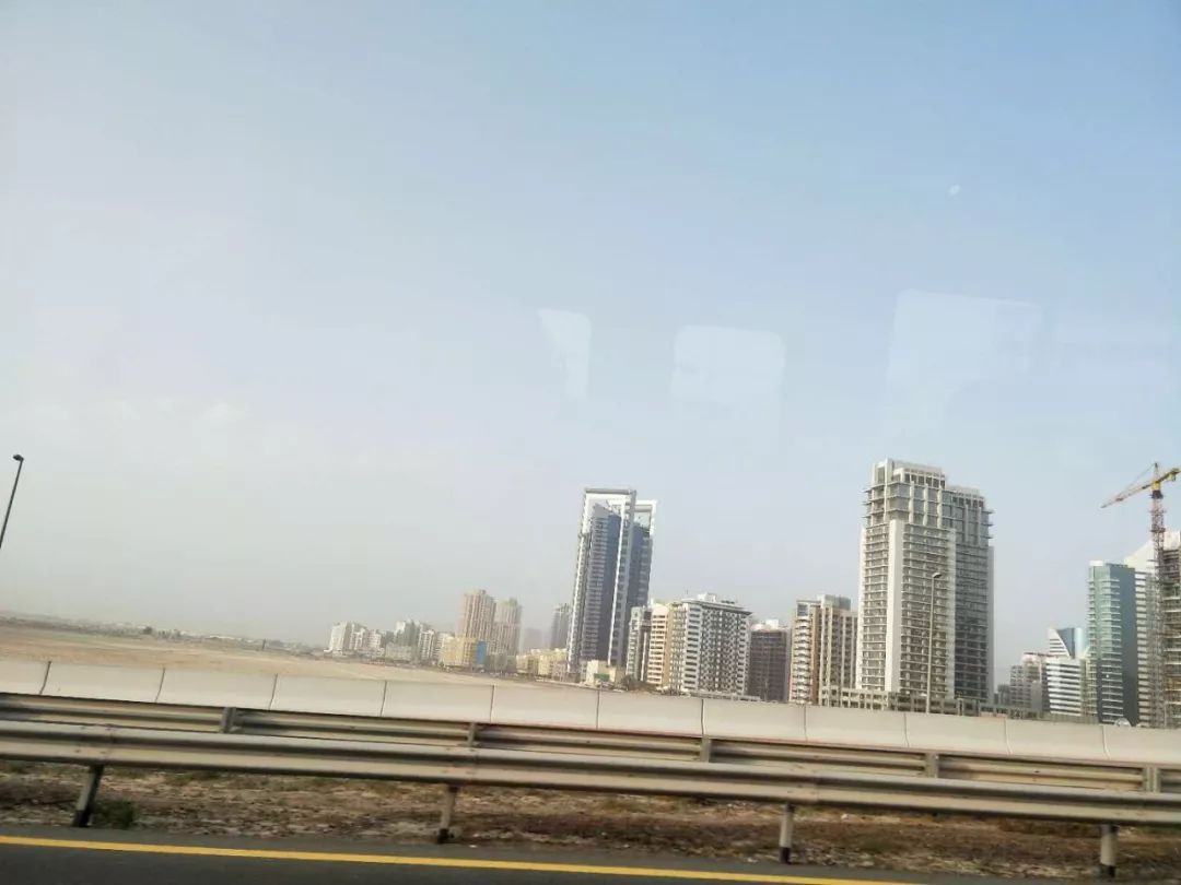 在迪拜工作的坏处,在迪拜都是什么工作