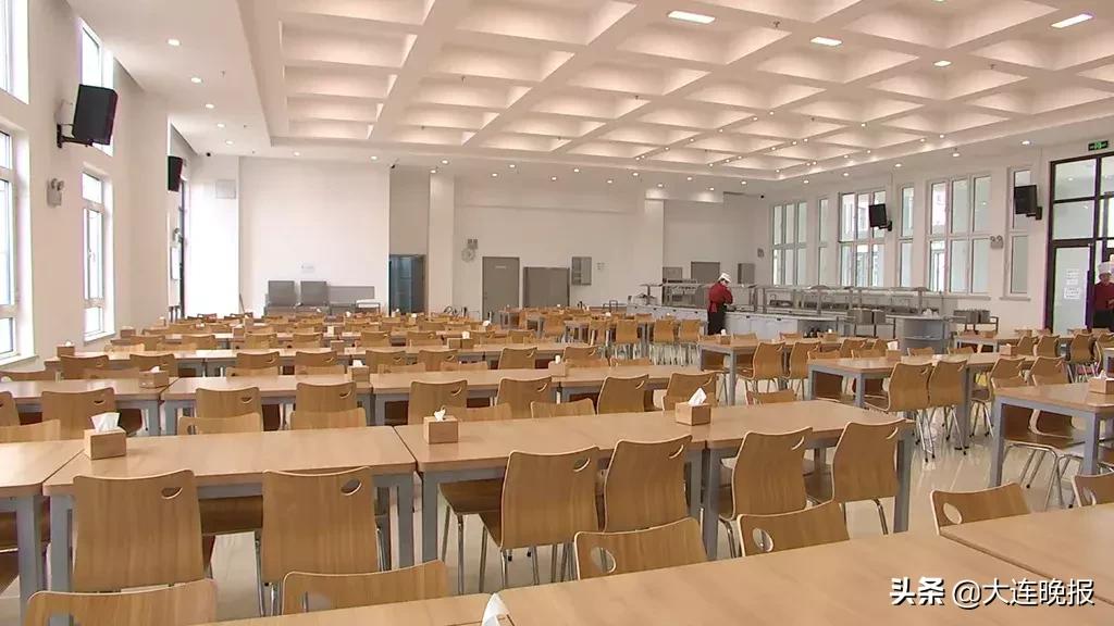 大连大型专业足球场,3万人体育馆有多大