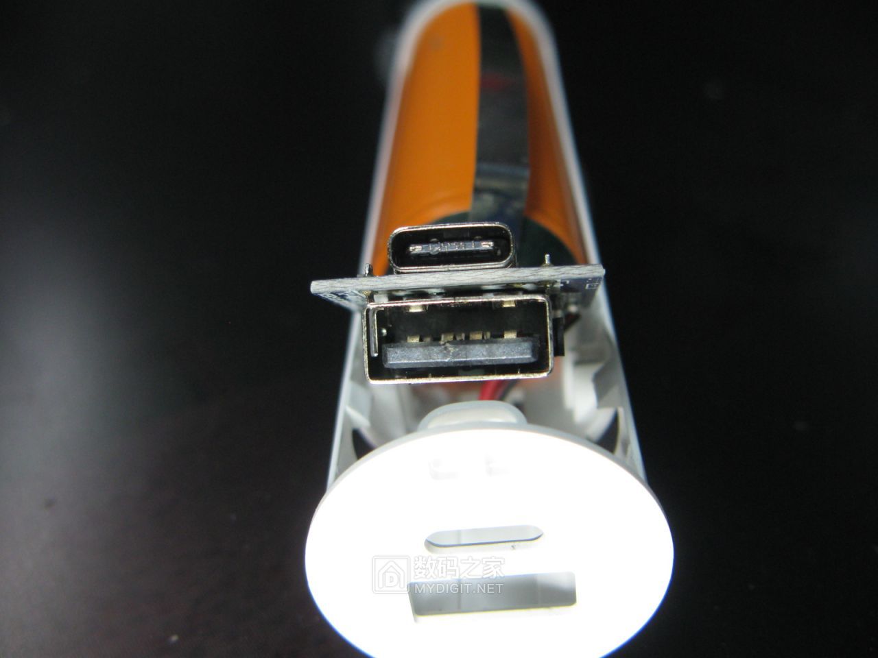 充电宝与手电筒的完美结合，Zeseco哲思手电筒移动电源拆解评测