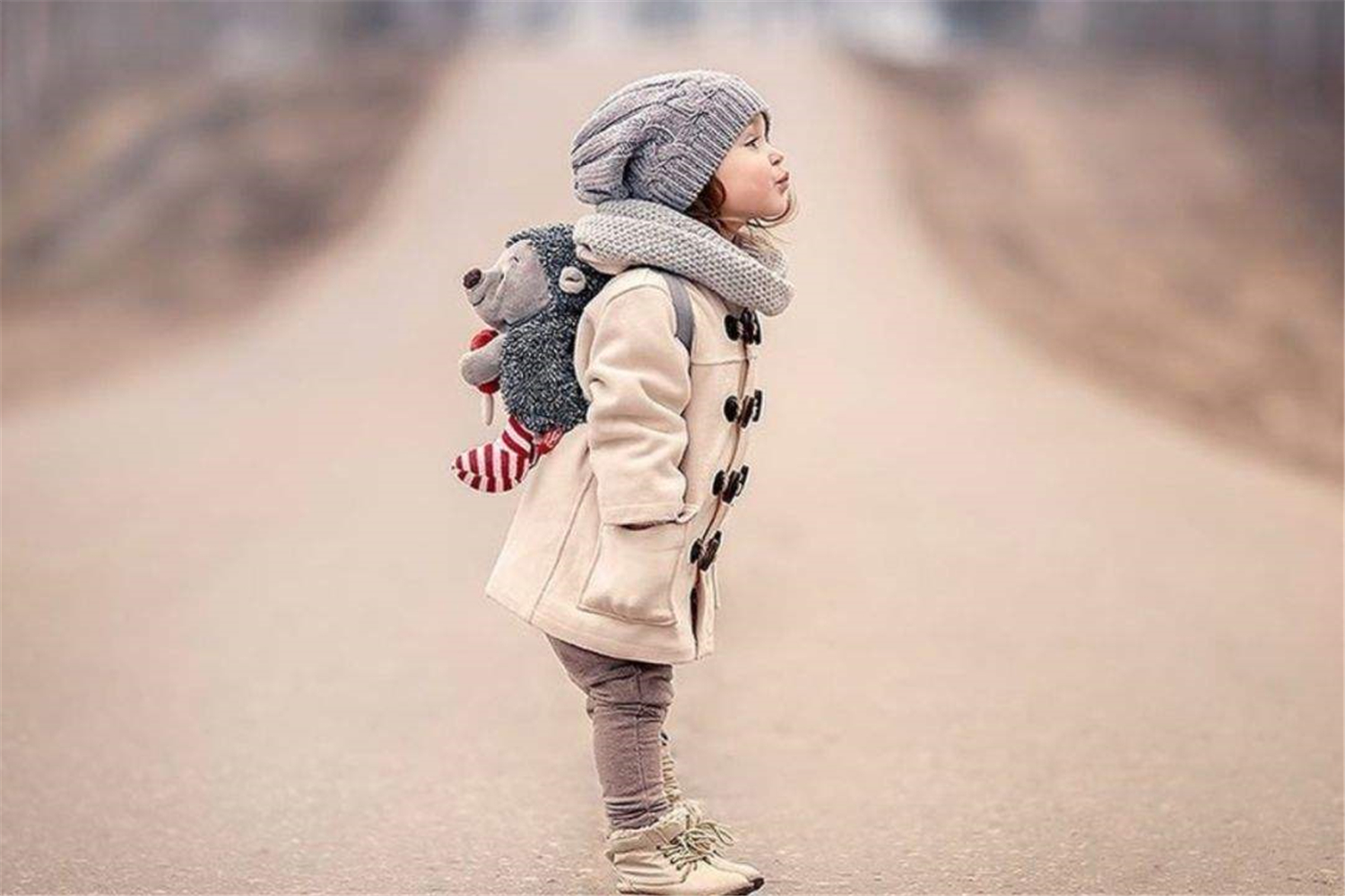 阻止孩子与品德不好的孩子玩,阻止孩子成长的心理