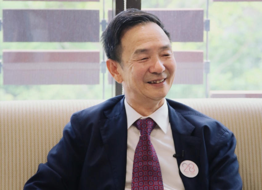 仁恒集团董事长钟声坚座驾,仁恒钟声坚谈成都天府新区