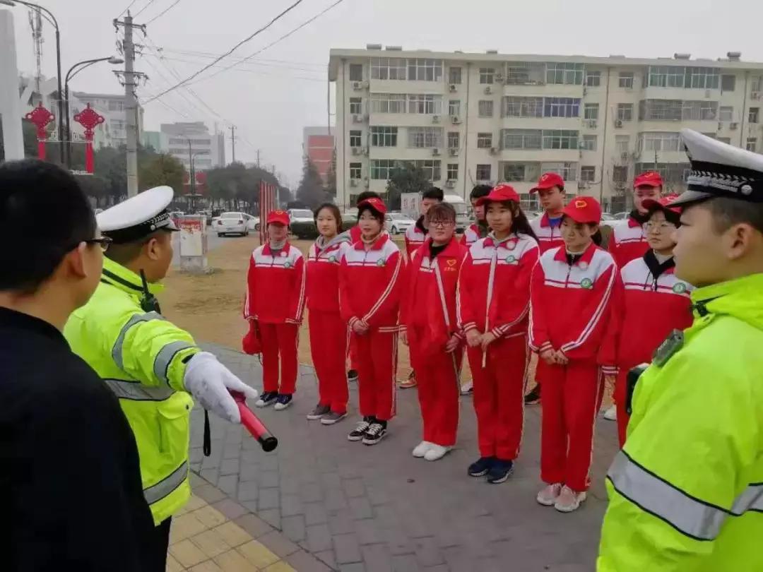 学雷锋的实践行动,学雷锋踏春