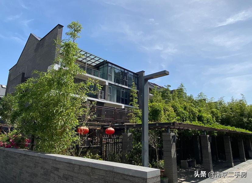 凭实力吸粉!成交破4万/㎡,实探百家湖“网红”神盘