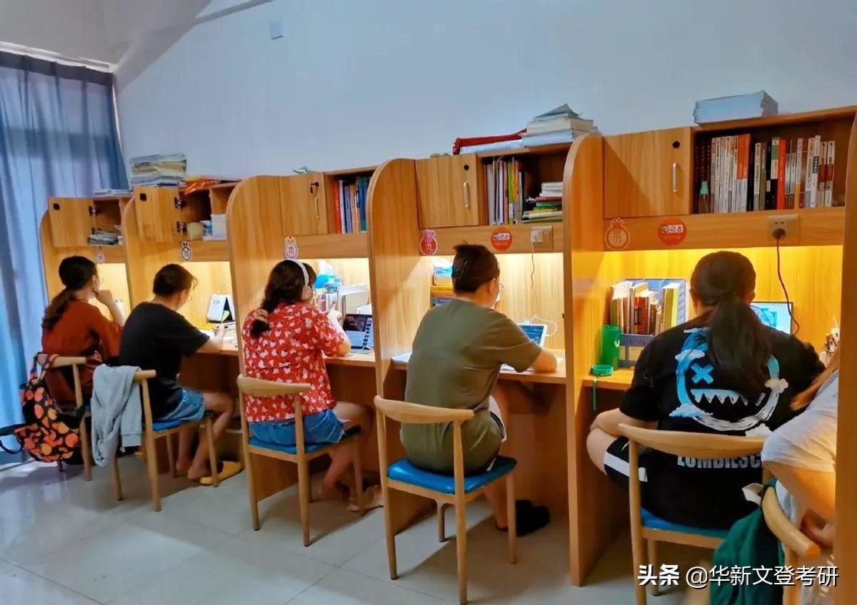 精英寄宿考研自习室,寄宿考研集训营自习室