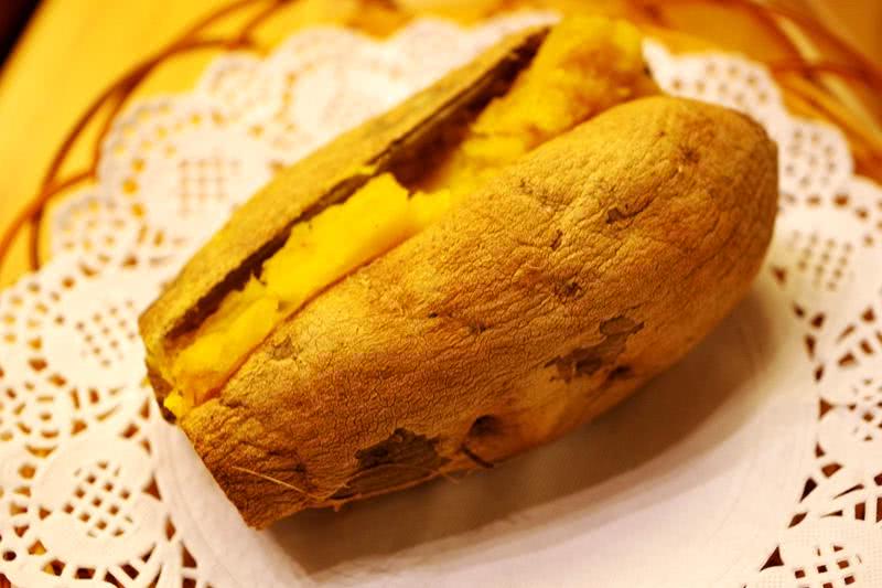 夜幕升起思北路口，285蚝味馆撸个串喝个酒聊个天！