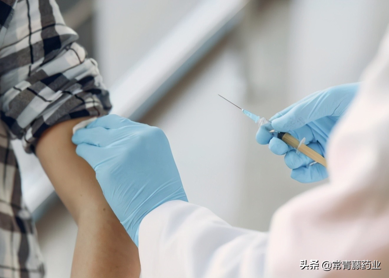 怀孕长水痘能打针不,怀孕有起水痘可以抹红霉素吗