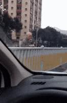 搞笑gif你们这些城里人太会玩了,搞笑gif逗比的世界你永远理解不了