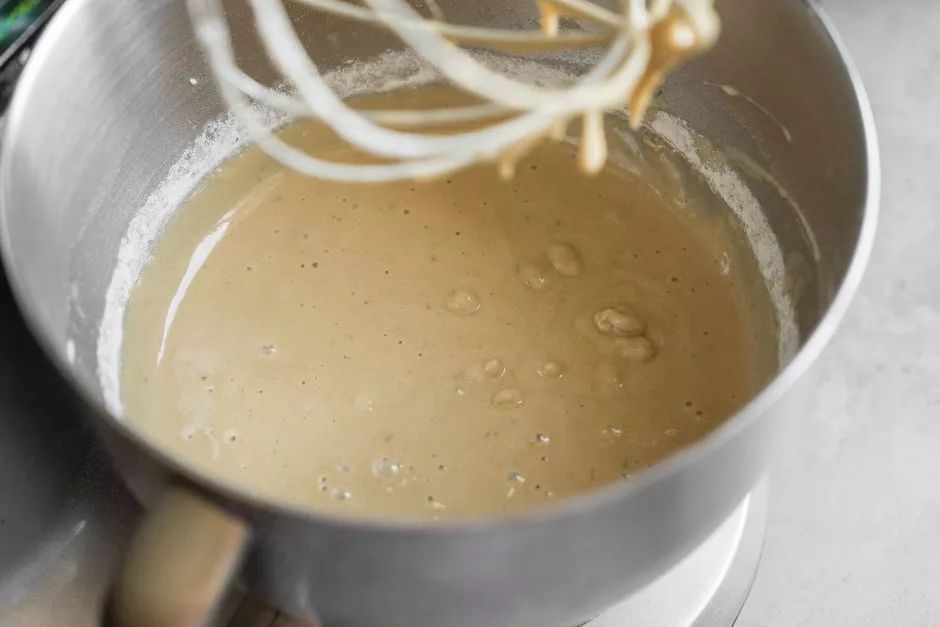 黑森林樱桃酒巧克力蛋糕,疯狂的草莓蛋糕图片