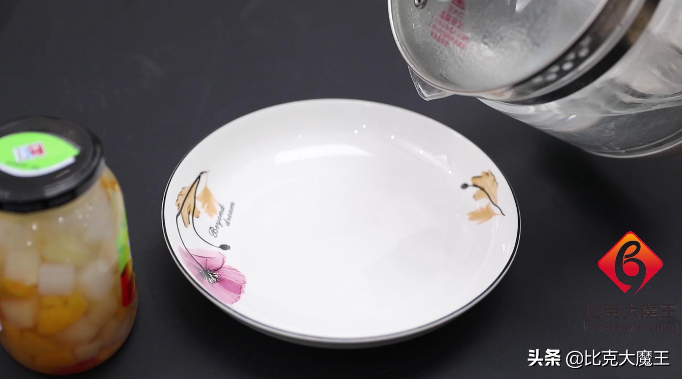 罐头怎么才能打开小机关,罐头瓶上有小机关吗