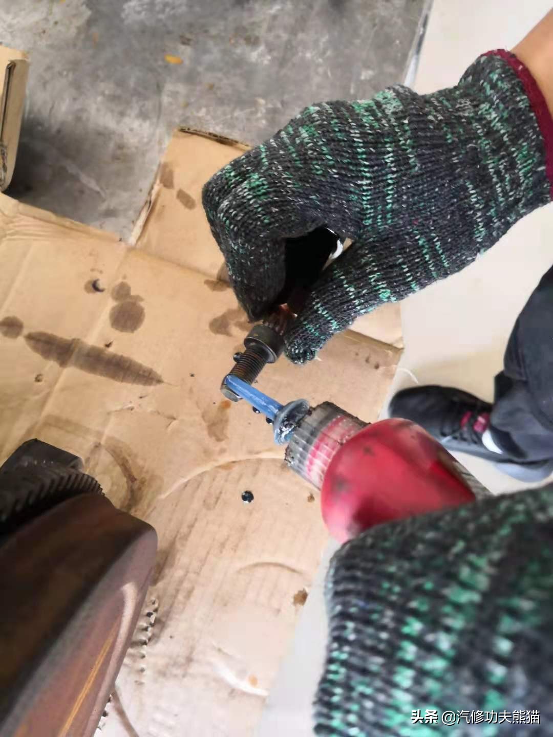 奥迪a6l烧机油1000公里烧多少正常,老a6l烧机油严重